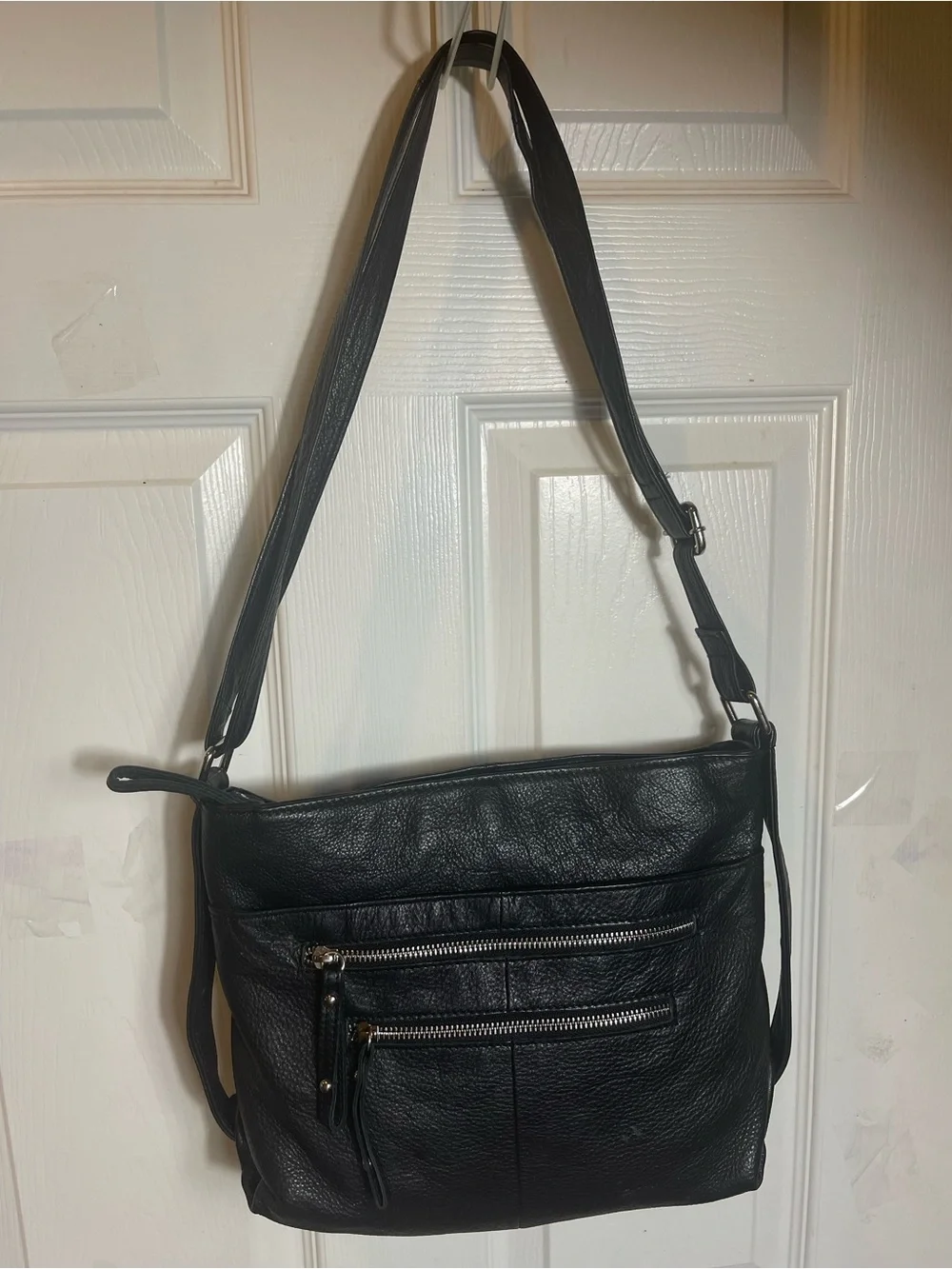 Great American Leather wok Black leather Crossbody Shoulder Bag.